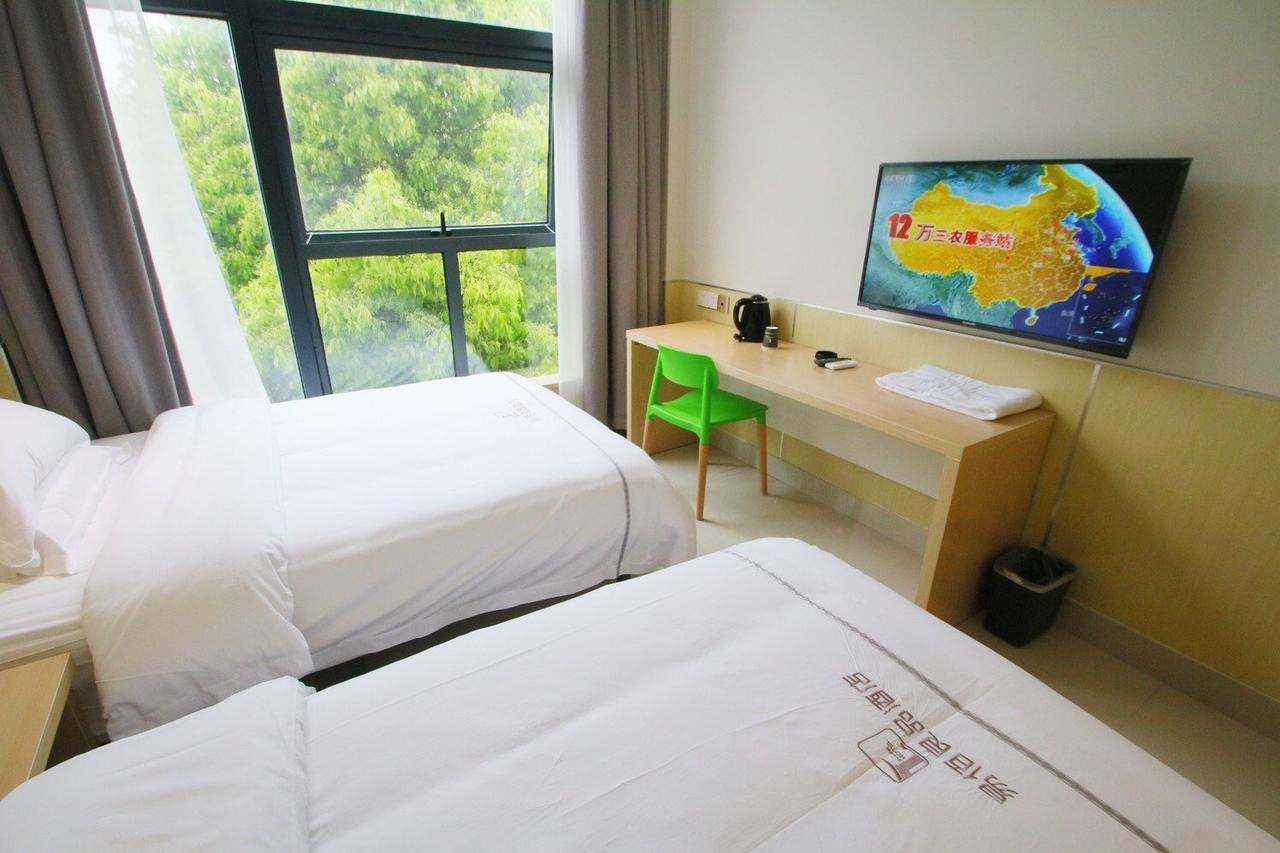 100 Inn Plus Pudong Airport Hotel Xangai Exterior foto