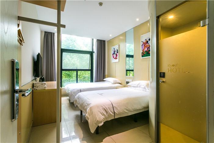 100 Inn Plus Pudong Airport Hotel Xangai Exterior foto